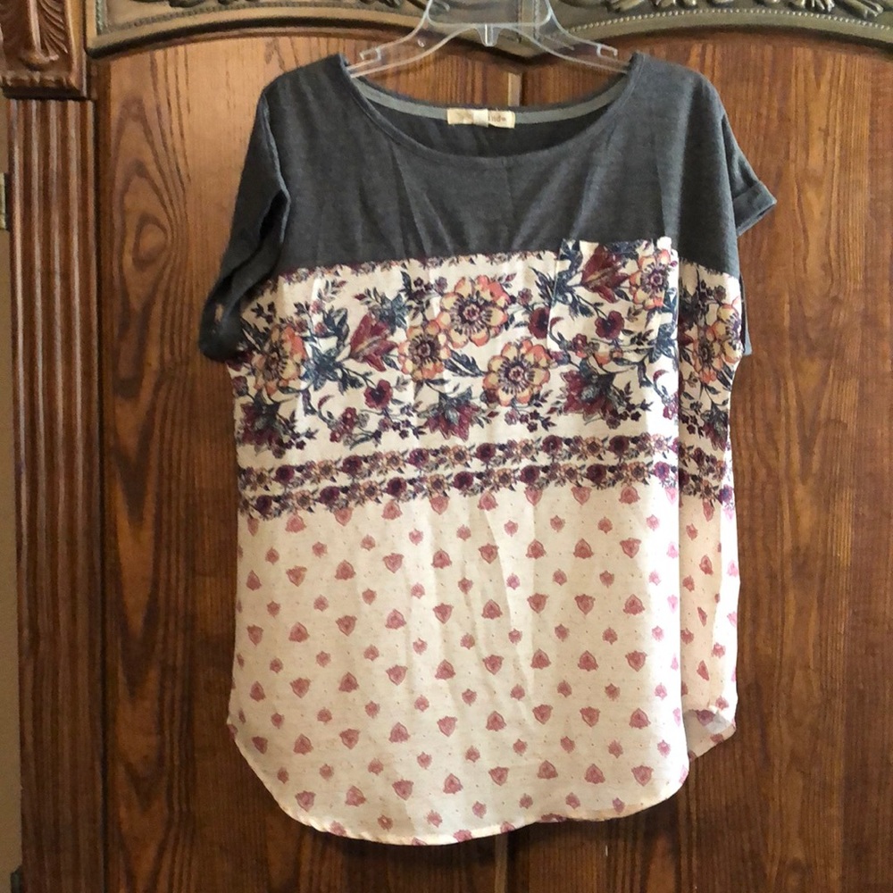 Women’s causal blouse